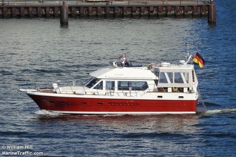 auszeit (Pleasure craft) - IMO , MMSI 211360730, Call Sign DB7297 under the flag of Germany