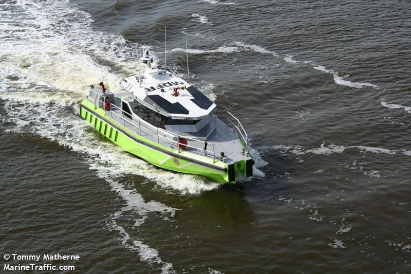 fireboat 73 (SAR) - IMO , MMSI 338307175 under the flag of USA