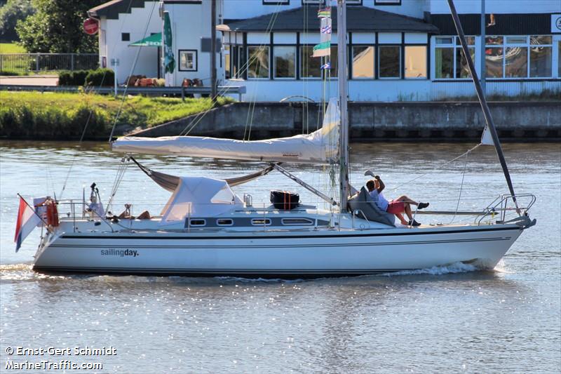 day (Sailing vessel) - IMO , MMSI 244070239, Call Sign PD6156 under the flag of Netherlands