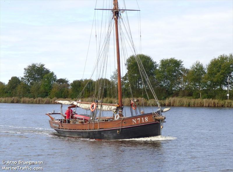 na rovie rust (Sailing vessel) - IMO , MMSI 211297150, Call Sign  DJ6213 under the flag of Germany