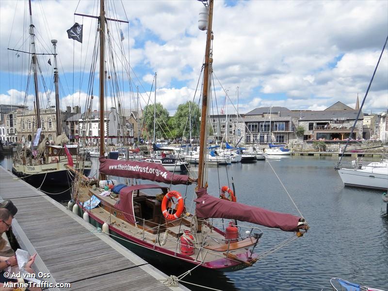 MOOSK vessel