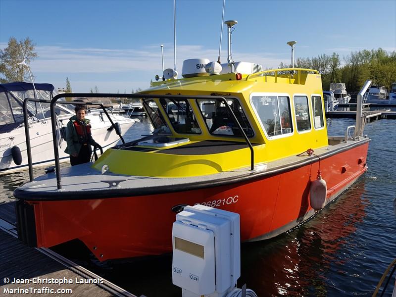 utatak (SAR) - IMO , MMSI 316035591 under the flag of Canada