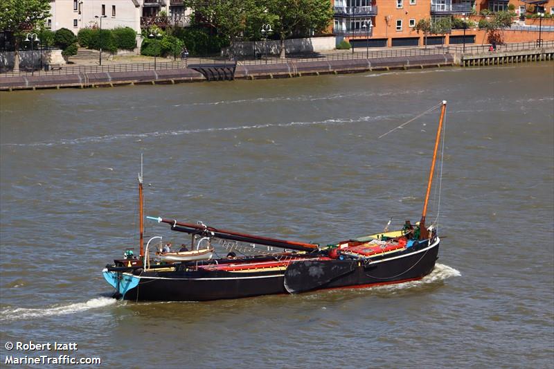 adieu (Sailing vessel) - IMO , MMSI 235014861, Call Sign MDJH4 under the flag of United Kingdom (UK)