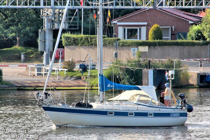 lumen (Sailing vessel) - IMO , MMSI 244050943, Call Sign PI2109 under the flag of Netherlands