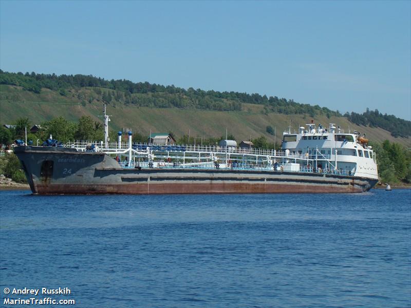 volgoneft-240 (Tanker) - IMO , MMSI 273353010 under the flag of Russia