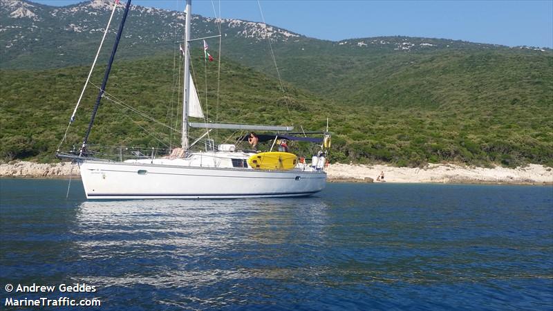 genial bee (Sailing vessel) - IMO , MMSI 235016504, Call Sign MEDC9 under the flag of United Kingdom (UK)