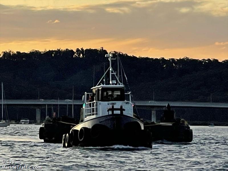 leveret (Tug) - IMO , MMSI 503063260, Call Sign 15534 under the flag of Australia