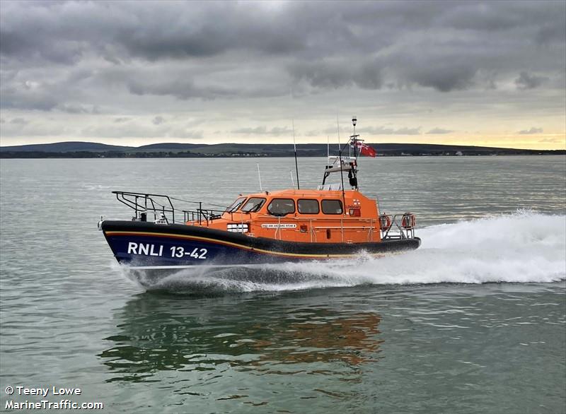 rnli lifeboat 13-42 (SAR) - IMO , MMSI 232026001, Call Sign MGQT4 under the flag of United Kingdom (UK)