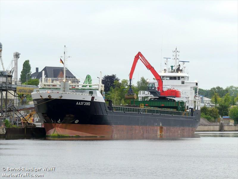 aasfjord (Aggregates Carrier) - IMO 9321392, MMSI 255755000, Call Sign CQLC under the flag of Madeira