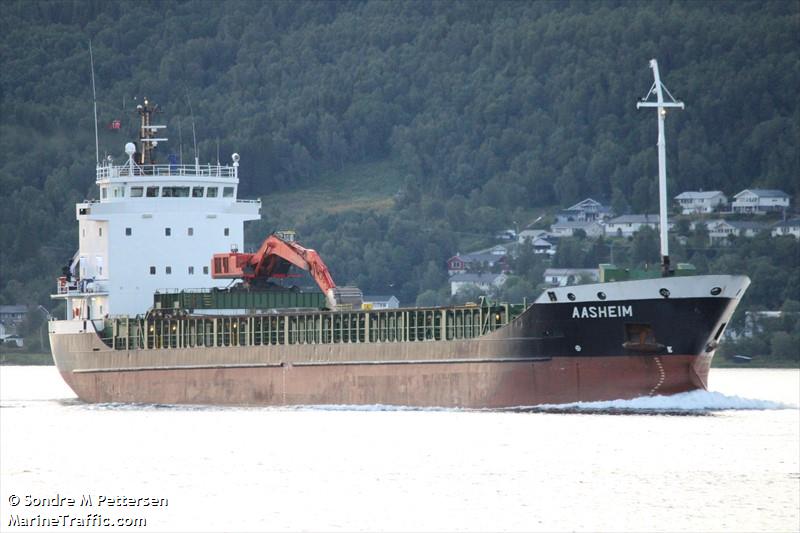 aasheim (Aggregates Carrier) - IMO 9247106, MMSI 255769000, Call Sign CQLJ under the flag of Madeira