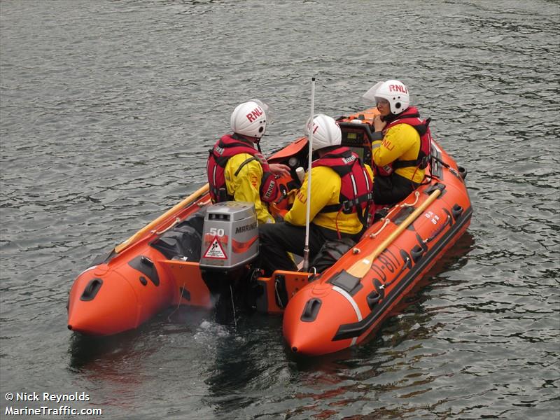 rnli lifeboat d-817 (SAR) - IMO , MMSI 232006896 under the flag of United Kingdom (UK)