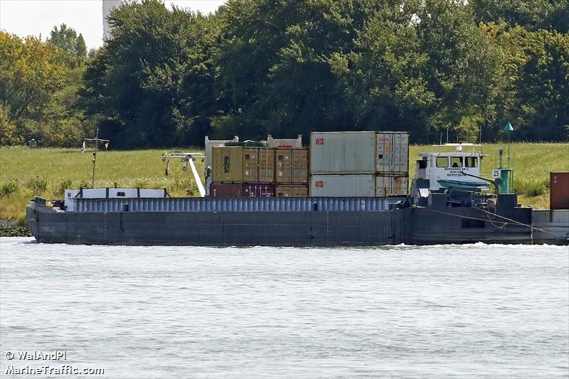 bernhard sr 2 (Cargo ship) - IMO , MMSI 244797152, Call Sign PI2032 under the flag of Netherlands