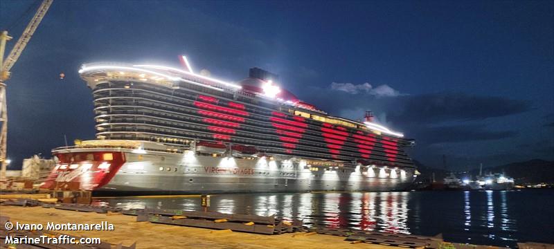 resilient lady (Passenger (Cruise) Ship) - IMO 9805348, MMSI 247437500, Call Sign ITP0236 under the flag of Italy