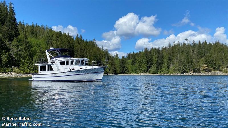 slip away (Pleasure craft) - IMO , MMSI 316048266 under the flag of Canada