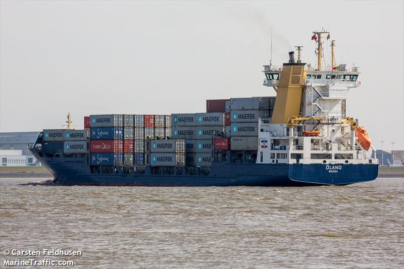 oeland (Container Ship) - IMO 9277400, MMSI 255806008, Call Sign CQIN4 under the flag of Madeira