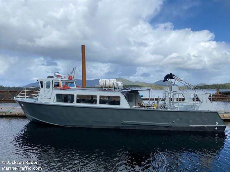 mystic breeze (Passenger ship) - IMO , MMSI 316008425, Call Sign MYBREEZ under the flag of Canada