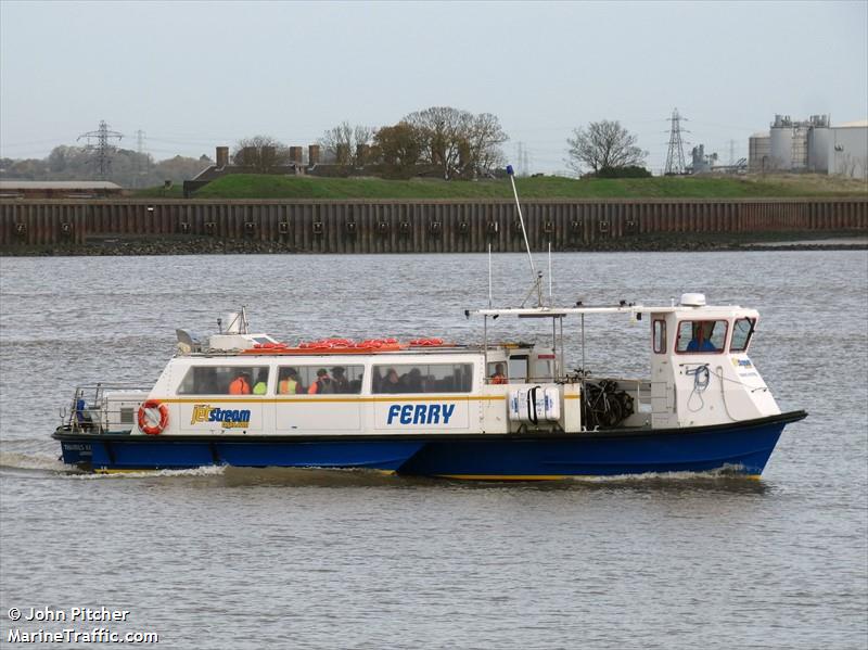 thames kestrel (Passenger ship) - IMO , MMSI 235110739, Call Sign 2ILJ9 under the flag of United Kingdom (UK)