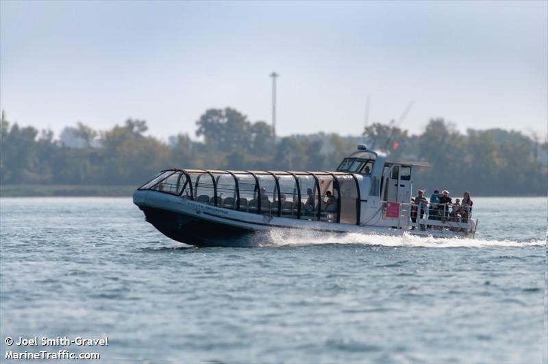 navark explorateur (Passenger ship) - IMO , MMSI 316041832 under the flag of Canada