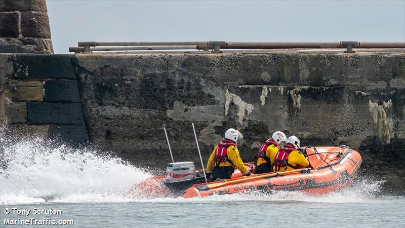 rnli lifeboat d-802 (SAR) - IMO , MMSI 235114951 under the flag of United Kingdom (UK)