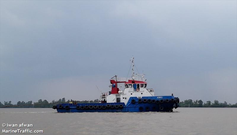 tb ksm 11 (Towing vessel) - IMO , MMSI 525500477, Call Sign YDA6104 under the flag of Indonesia