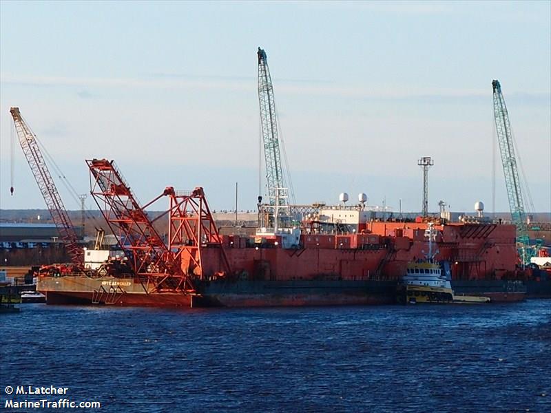 plb defender (Dredging or UW ops) - IMO , MMSI 273313740 under the flag of Russia