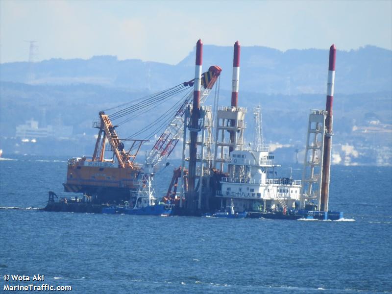 dai38daishingou (Dredging or UW ops) - IMO , MMSI 431006774 under the flag of Japan