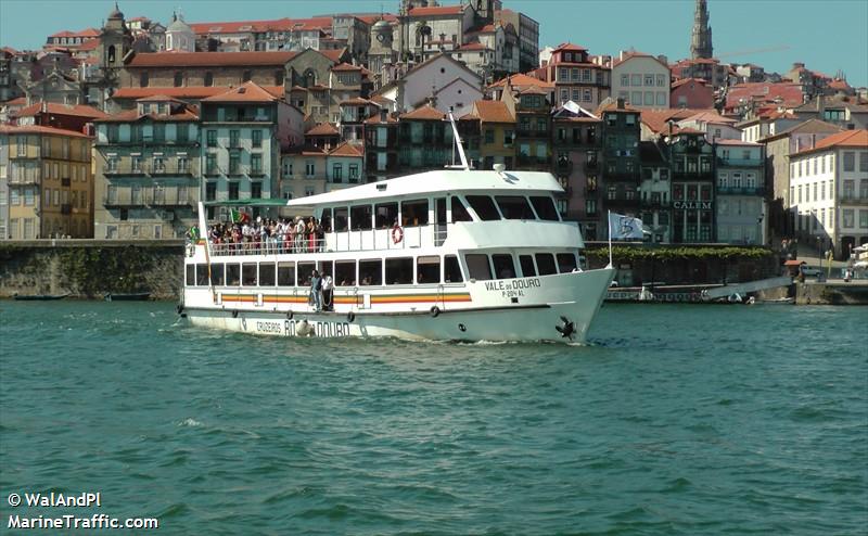 vale do douro (Passenger ship) - IMO , MMSI 263671660, Call Sign CSSJ under the flag of Portugal