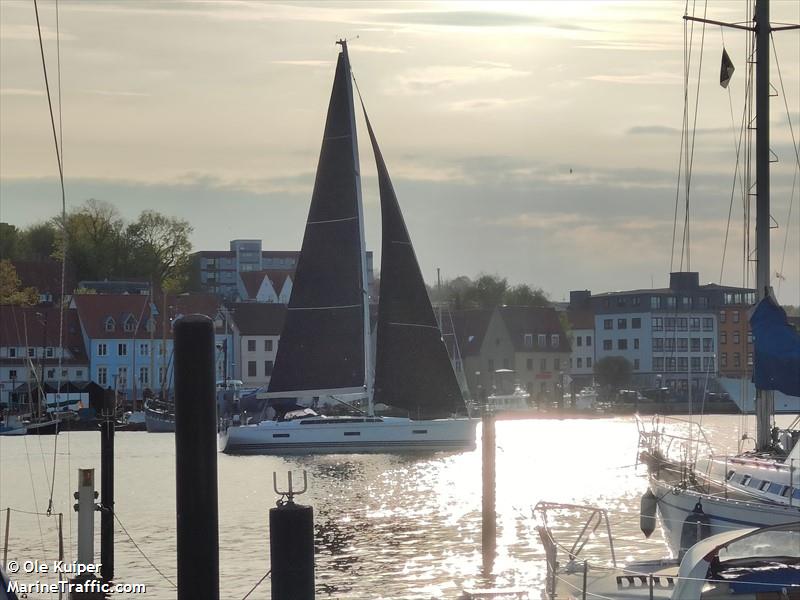 auf ex (Sailing vessel) - IMO , MMSI 211888720, Call Sign DG7641 under the flag of Germany