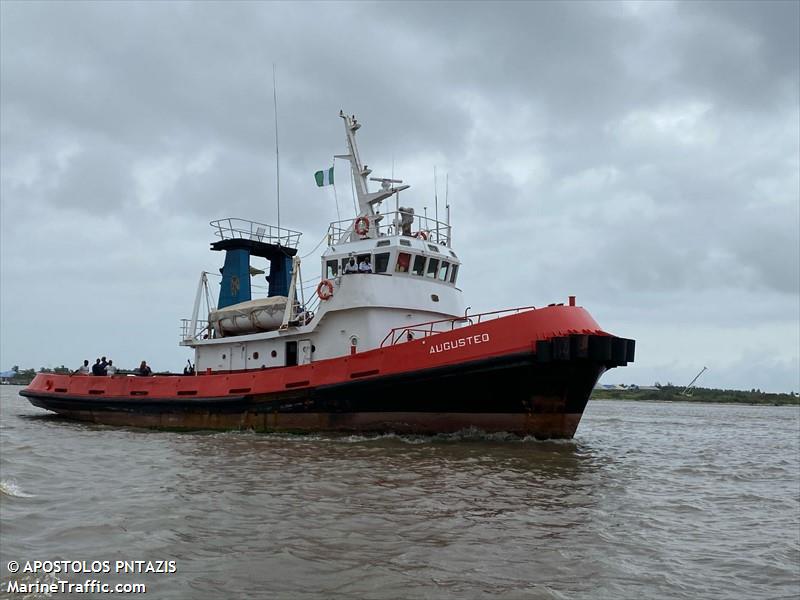 augusteo (Tug) - IMO 7817141, MMSI 620687000, Call Sign D6A2700 under the flag of Comoros