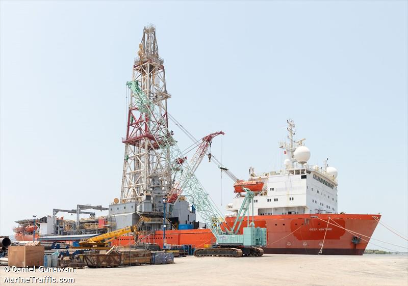 deep venture (Drilling Ship) - IMO 7907166, MMSI 311001131, Call Sign C6FK5 under the flag of Bahamas