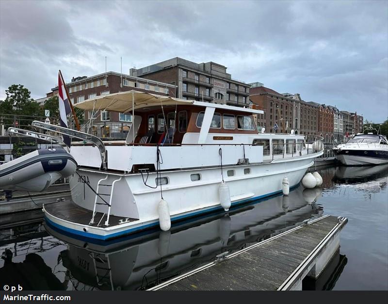 white lady (Pleasure craft) - IMO , MMSI 244690686, Call Sign PB6881 under the flag of Netherlands