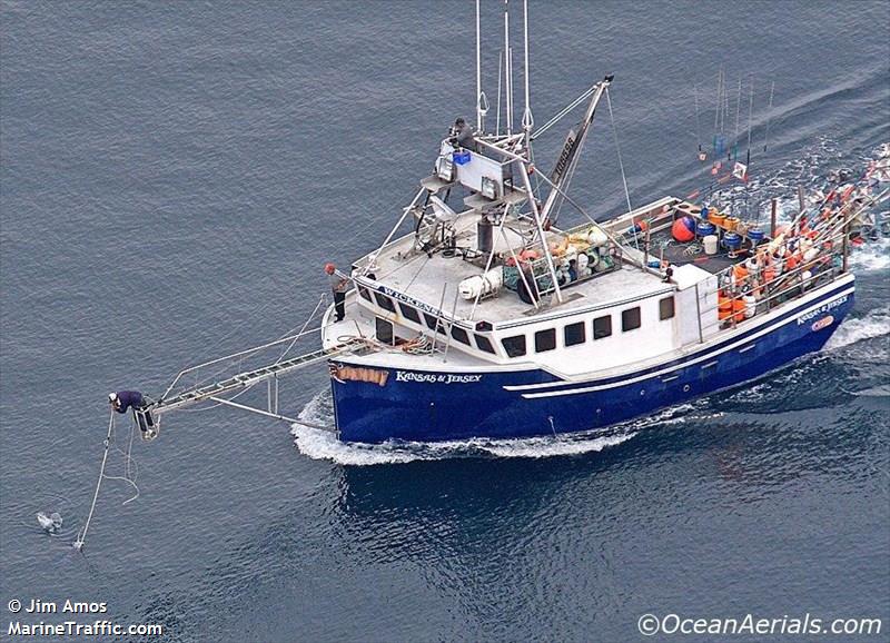 kansas jersey (Fishing vessel) - IMO , MMSI 316022245 under the flag of Canada