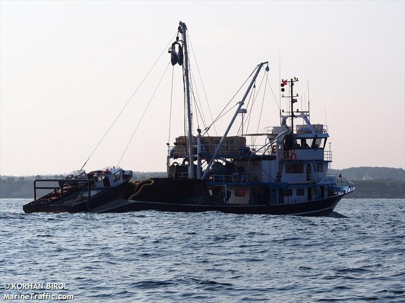 karadeniz b (Fishing vessel) - IMO , MMSI 271062130, Call Sign TC6190 under the flag of Turkey