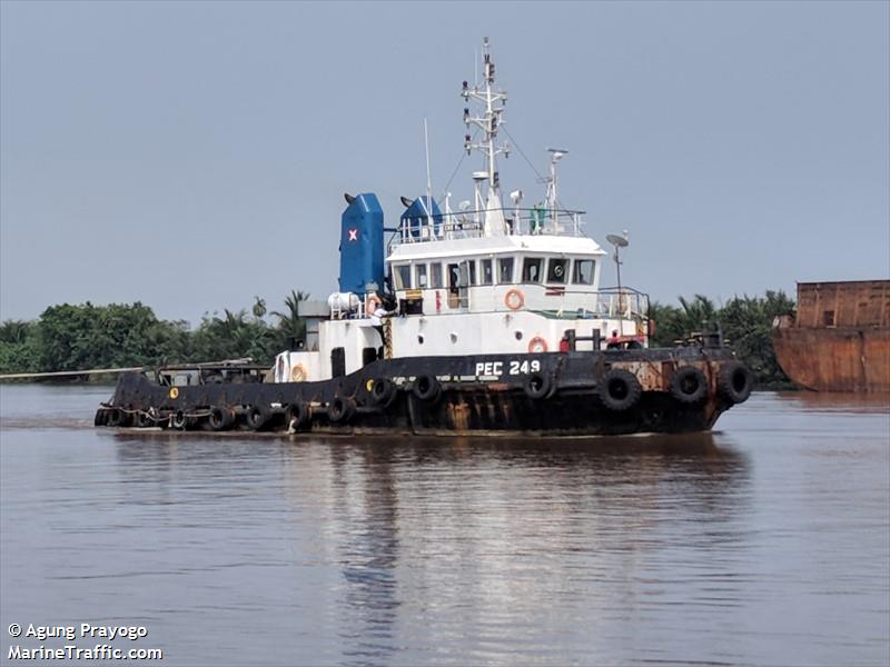 tb.pec 249 (Tug) - IMO 9161376, MMSI 525016308, Call Sign YDA6138 under the flag of Indonesia