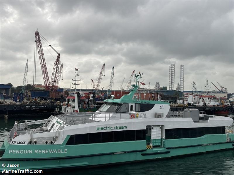 penguin renewable (Passenger ship) - IMO , MMSI 563081110, Call Sign 9V8580 under the flag of Singapore