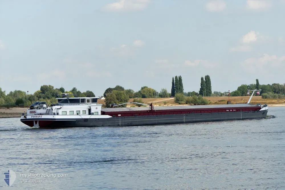 passant (Cargo ship) - IMO , MMSI 244730843, Call Sign PD7762 under the flag of Netherlands