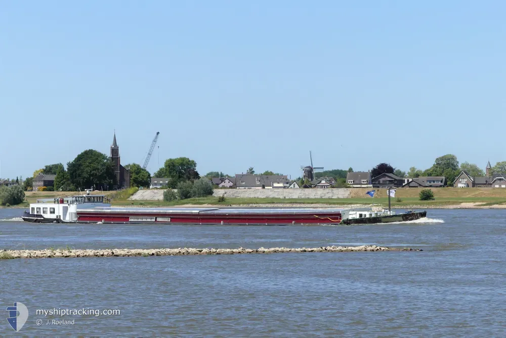 eiche (Cargo ship) - IMO , MMSI 211886750, Call Sign DK6017 under the flag of Germany