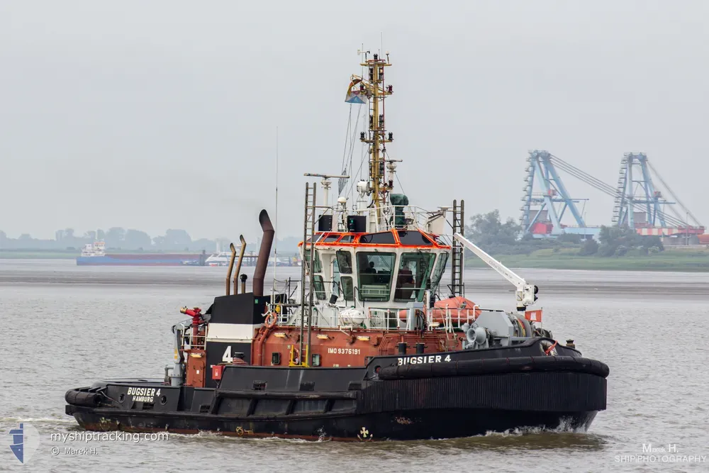 fako namme menyoli i (Tug) - IMO 9376191, MMSI 376469000, Call Sign J8B6397 under the flag of St Vincent & Grenadines